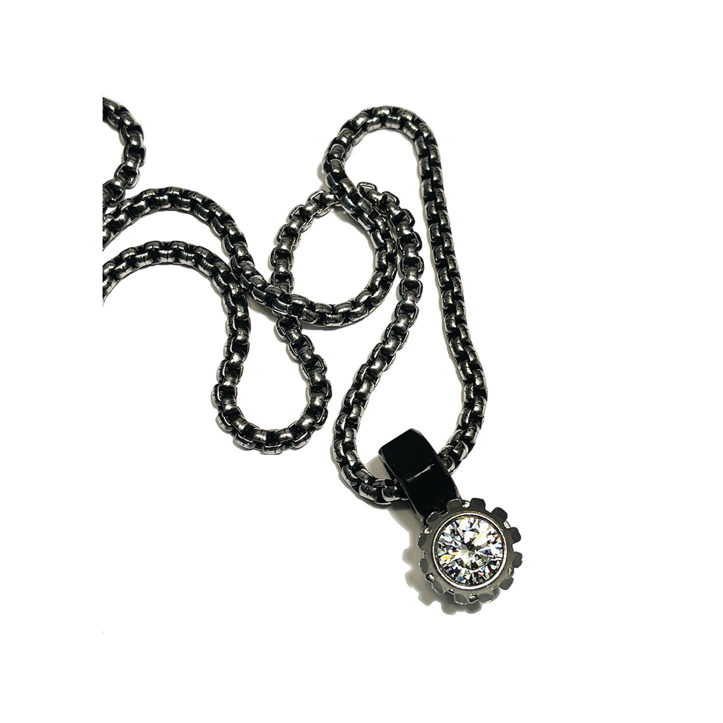 the axistorque solitaire necklace in black