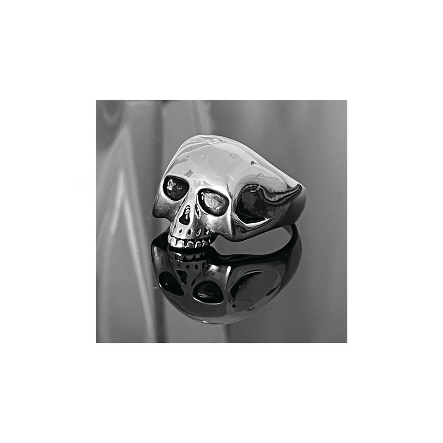 skull ring